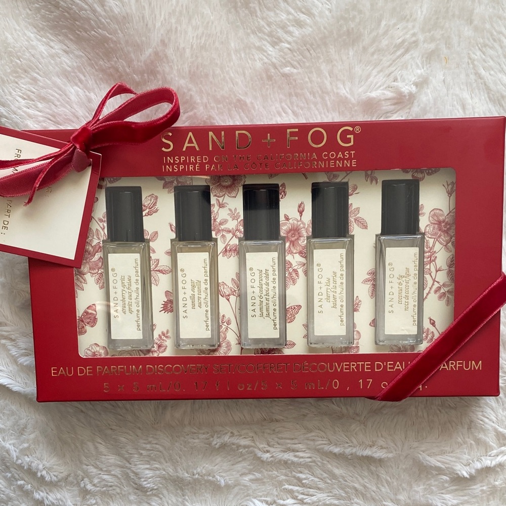 SAND + FOG Eau de Parfum Discovery Gift Set.